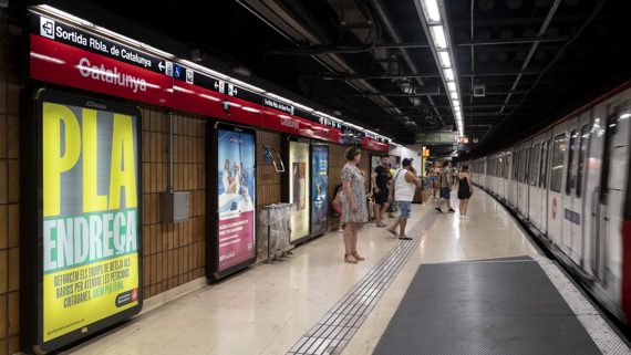 Andana de l'estació de metro de Catalunya